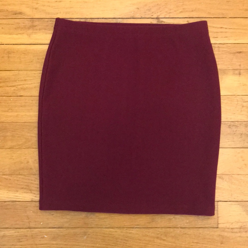 Forever 21 maroon medium mini skirt. Never worn!